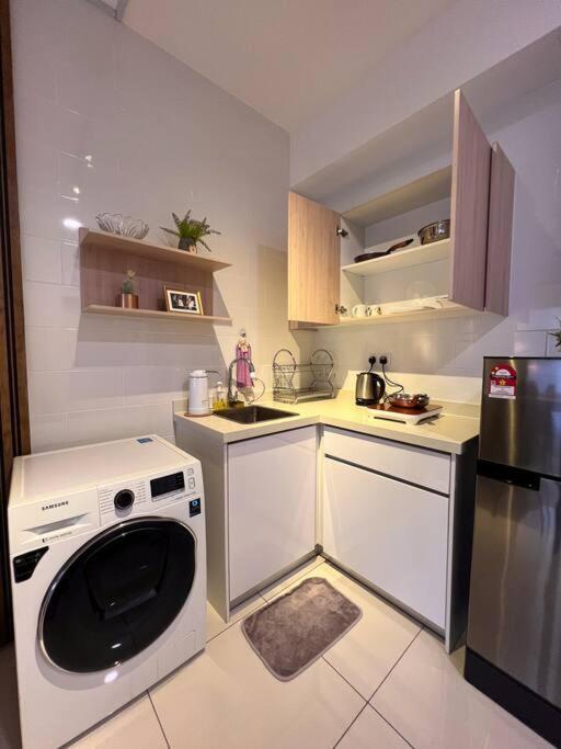 קואלה לומפור Modern Suites At Arte Mont Kiara By Iconique מראה חיצוני תמונה