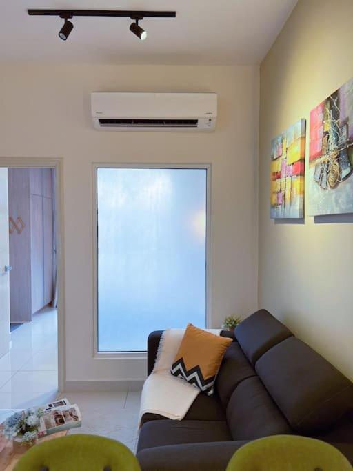 קואלה לומפור Modern Suites At Arte Mont Kiara By Iconique מראה חיצוני תמונה