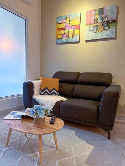 קואלה לומפור Modern Suites At Arte Mont Kiara By Iconique מראה חיצוני תמונה