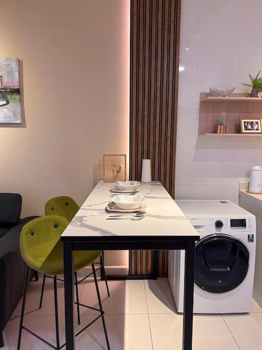 קואלה לומפור Modern Suites At Arte Mont Kiara By Iconique מראה חיצוני תמונה