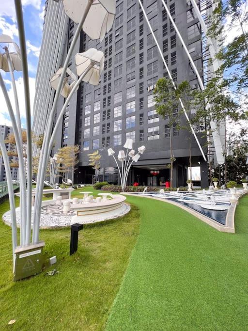 קואלה לומפור Modern Suites At Arte Mont Kiara By Iconique מראה חיצוני תמונה